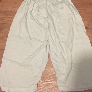 Green knee length pajamas pants